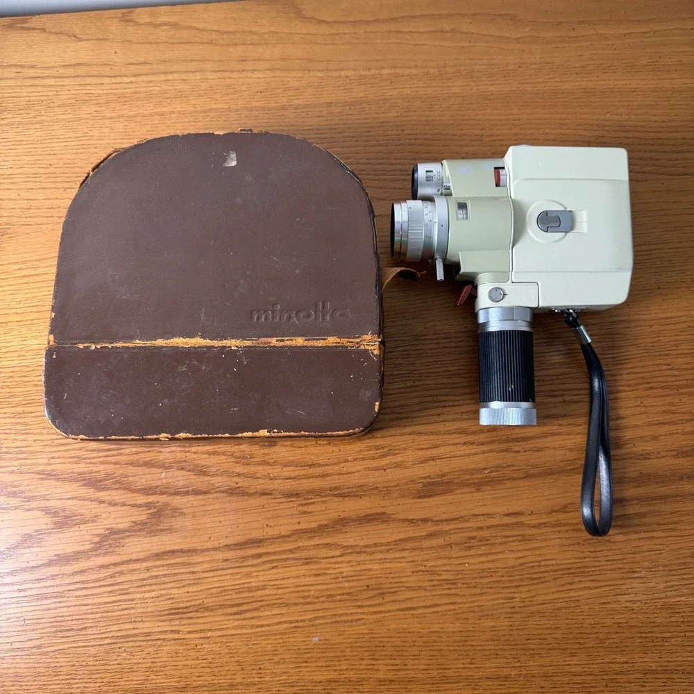Vintage Minolta Zoom 8‎ Millimeter Movie Camera Used Leather Case Untested